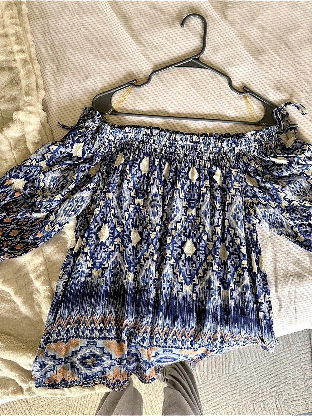 Hale Bob Geometric Blouse in Blue & White Size Large